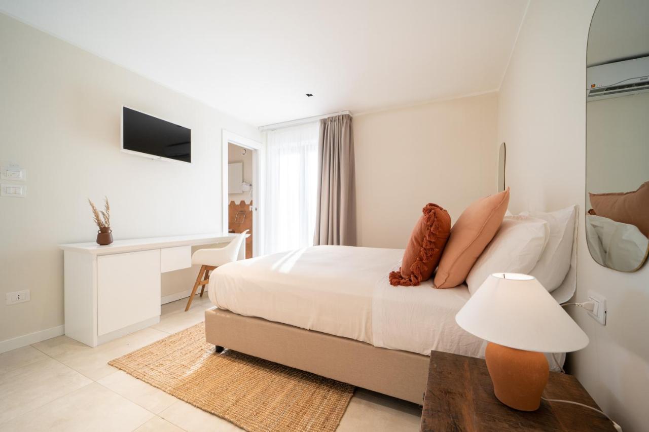 Dimora Manfredo Eco B&B Luxury サン・ニコーラ・アルチェッラ エクステリア 写真